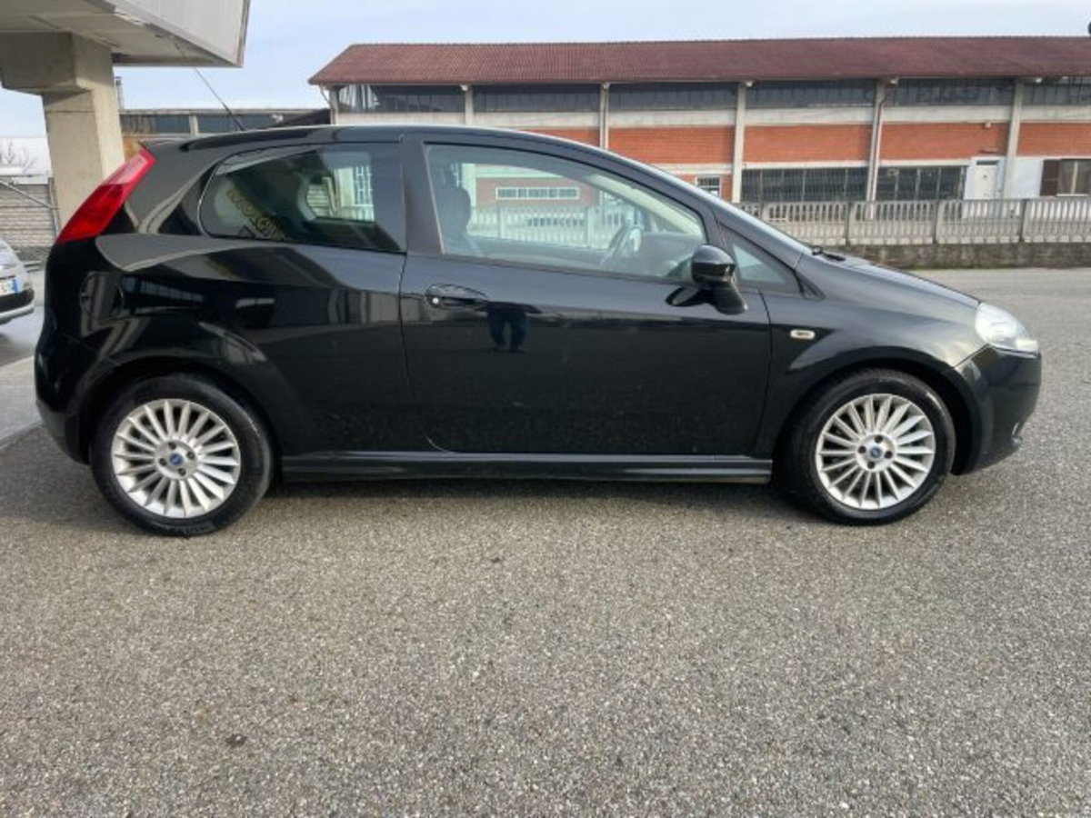 Fiat Grande Punto 1.3 MJT 90 CV 3 porte Emotion (4)