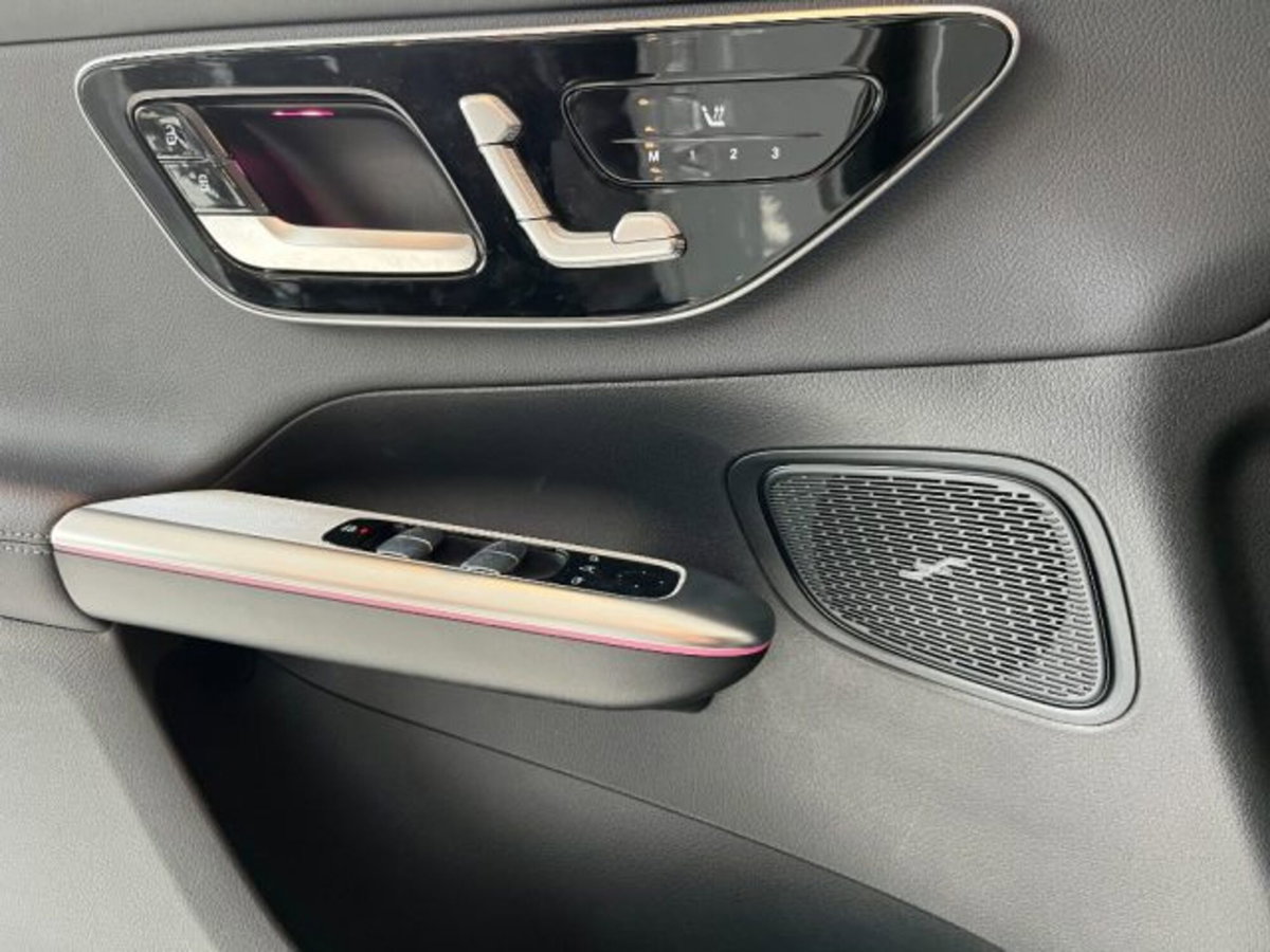 Mercedes-Benz GLC SUV 300 d AMG Line Premium Plus 4matic auto (12)