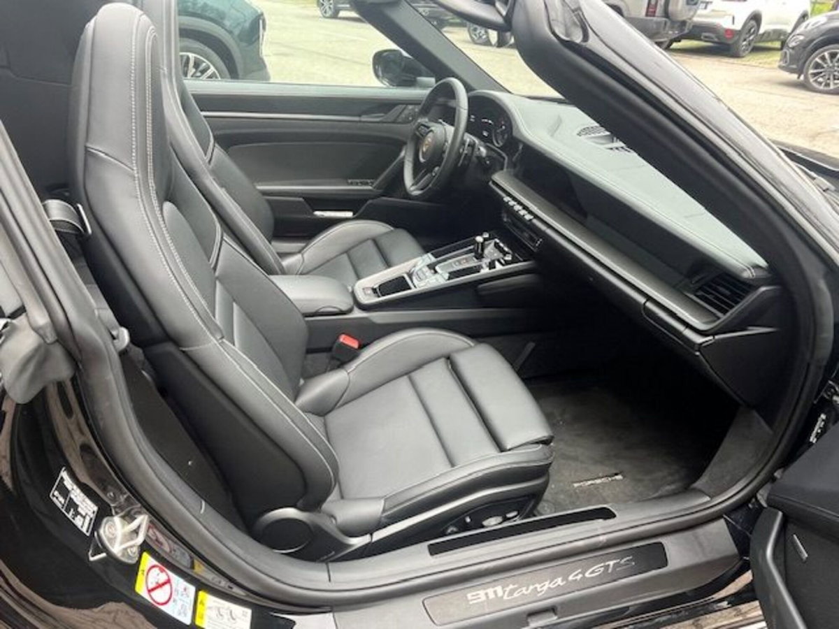 Porsche 911 Cabrio Targa 3.0 4 GTS (12)
