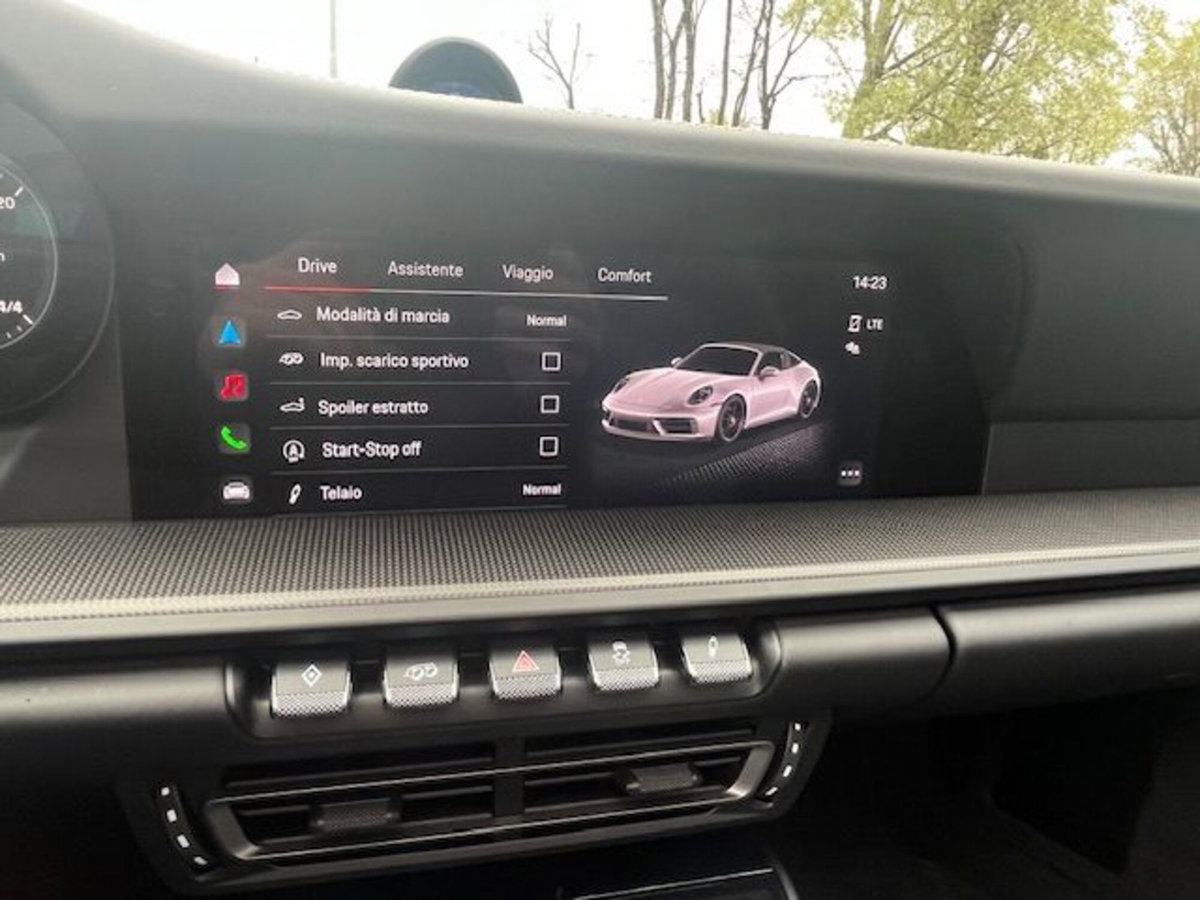 Porsche 911 Cabrio Targa 3.0 4 GTS (18)