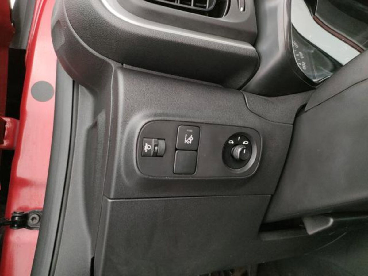 Citroen C3 BlueHDi 100 S&S Feel (10)