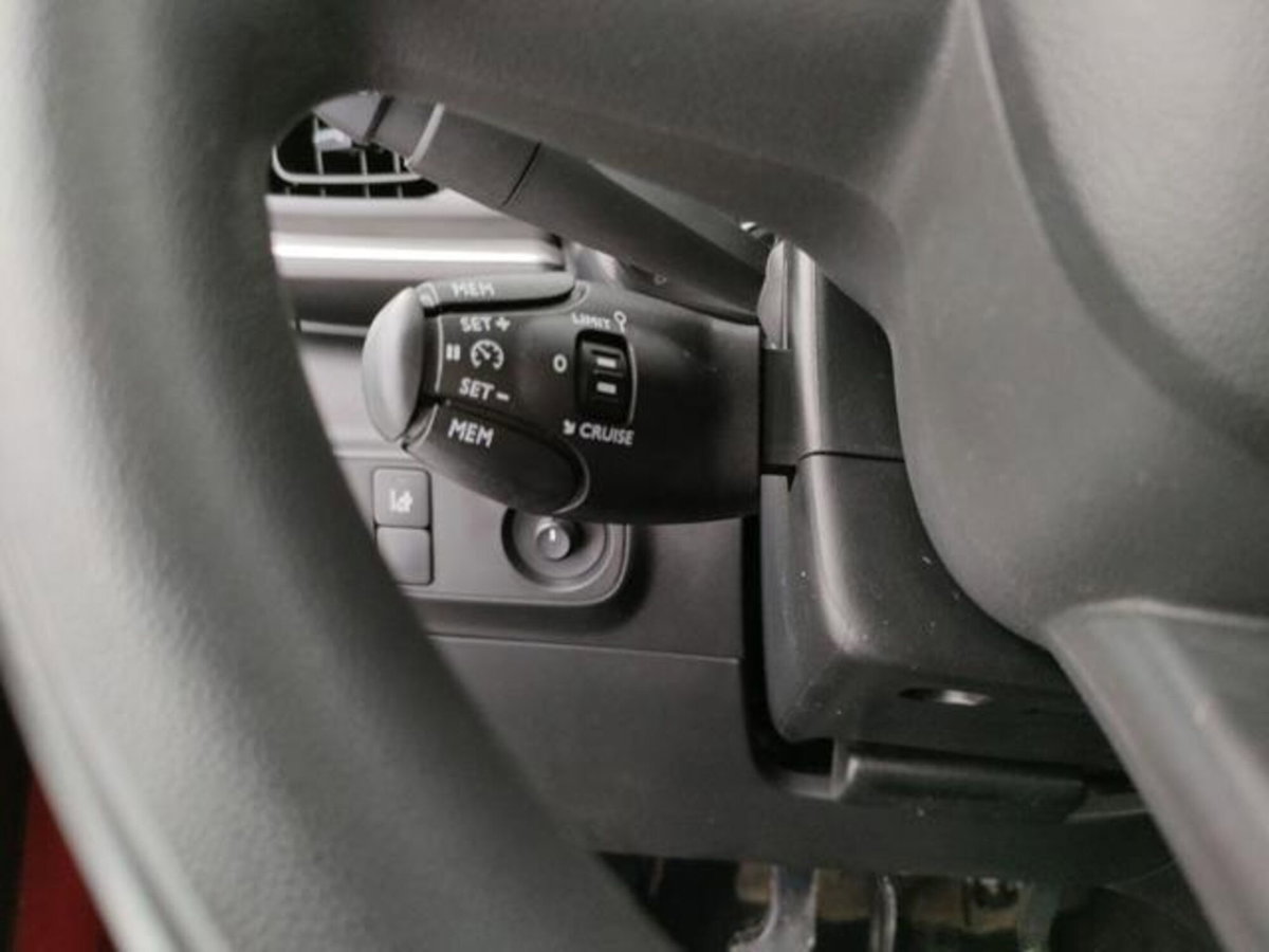 Citroen C3 BlueHDi 100 S&S Feel (11)