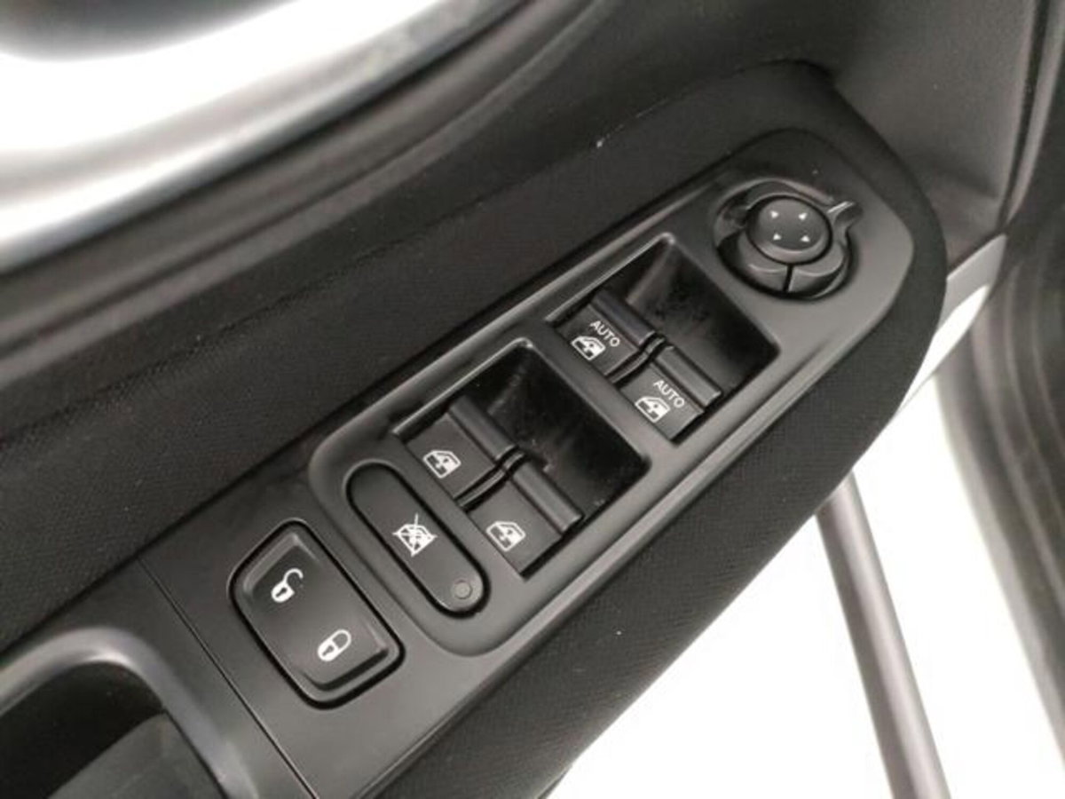 Jeep Renegade 1.6 Mjt 120 CV Limited (15)
