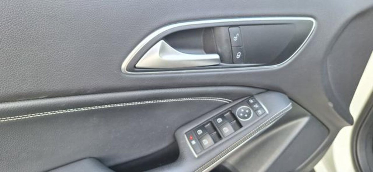 Mercedes-Benz GLA SUV 200 d Automatic Sport (12)
