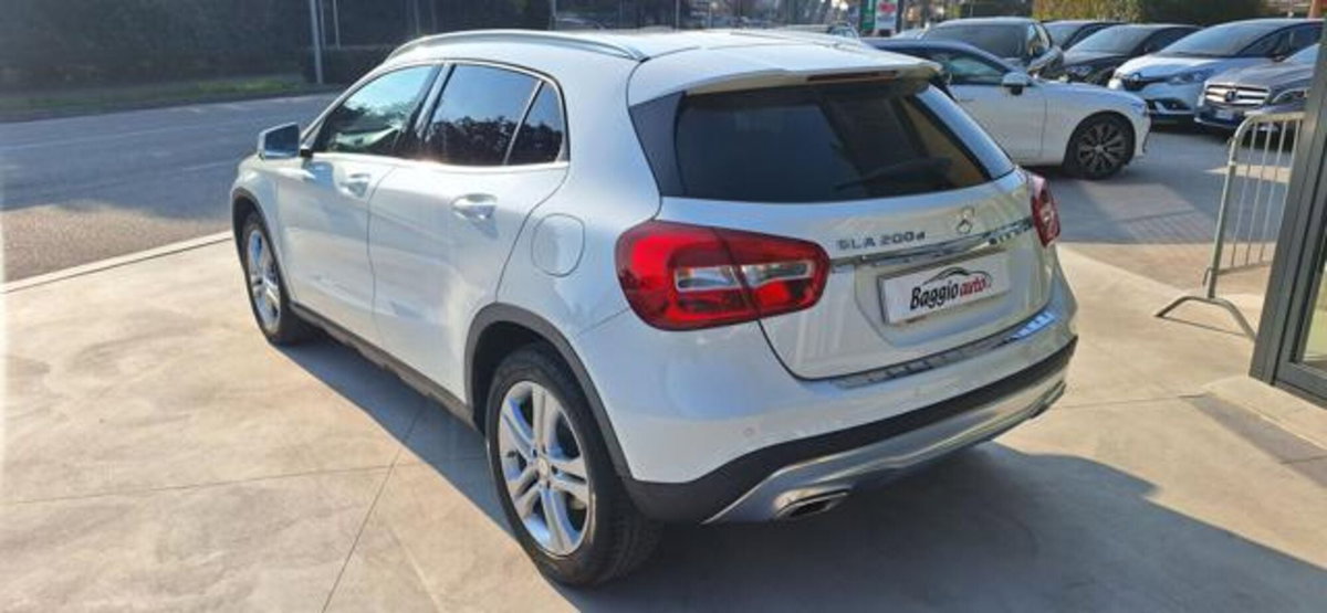 Mercedes-Benz GLA SUV 200 d Automatic Sport (14)