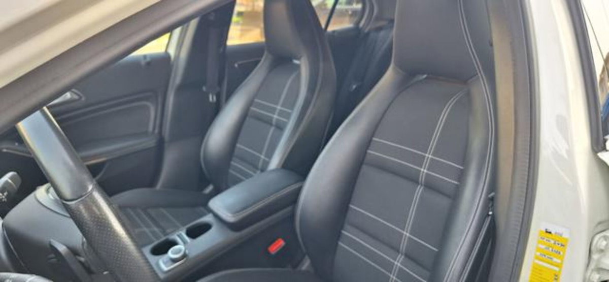 Mercedes-Benz GLA SUV 200 d Automatic Sport (15)