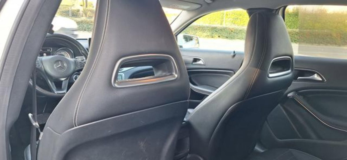 Mercedes-Benz GLA SUV 200 d Automatic Sport (16)