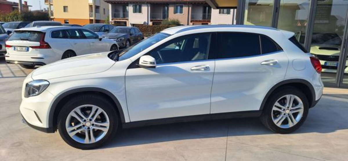 Mercedes-Benz GLA SUV 200 d Automatic Sport (17)