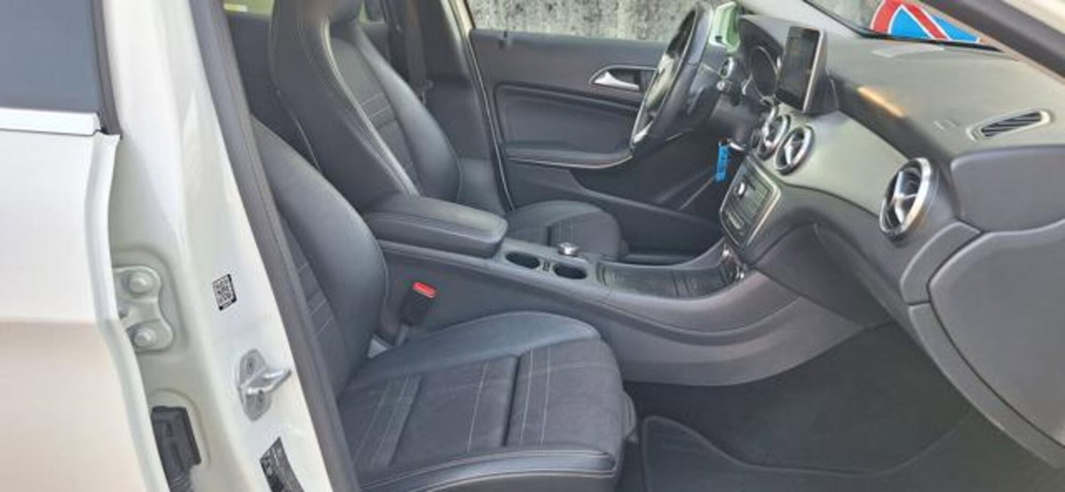 Mercedes-Benz GLA SUV 200 d Automatic Sport (4)