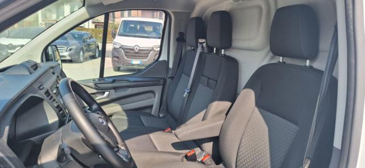 Ford Transit Custom Furgone 280 2.0 EcoBlue Hybrid 130 PC Furgone Trend (12)