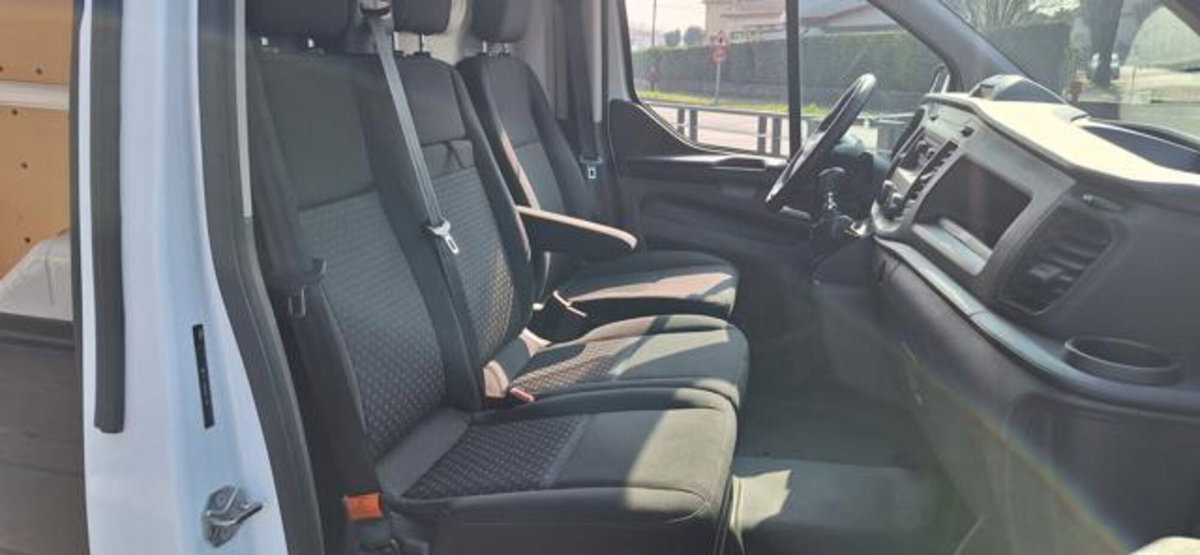 Ford Transit Custom Furgone 280 2.0 EcoBlue Hybrid 130 PC Furgone Trend (18)