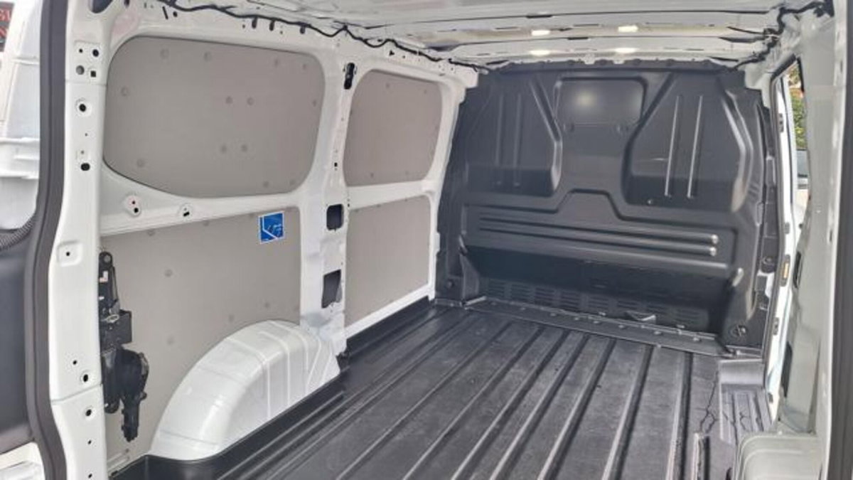 Ford Transit Custom Furgone 280 2.0 ecoblue 136cv Trend L1H1 A8 (9)