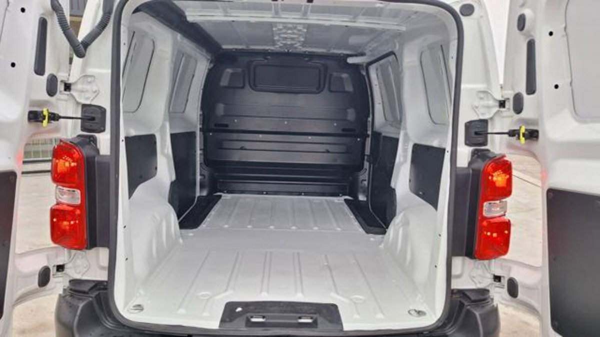 Fiat Scudo Furgone 2.0 BlueHDi 145CV AT8 PL-TN Furgone Lounge (2)