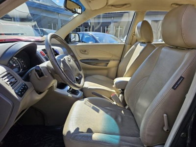 Hyundai Tucson 2.0 CRDi VGT Dynamic (8)