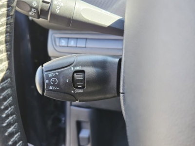 Peugeot 2008 VTi 82CV Allure (8)