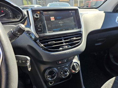 Peugeot 2008 VTi 82CV Allure (9)