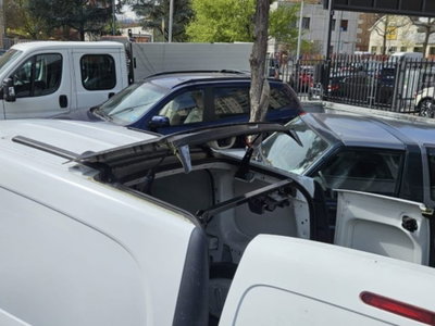 Renault Kangoo 1.6 105CV 4p. GPL Express Ice (11)