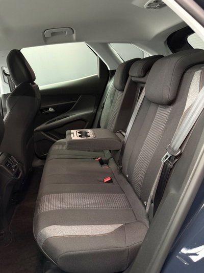 Peugeot 3008 BlueHDi 130 S&S Allure (17)