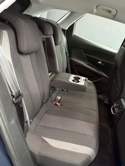 Peugeot 3008 BlueHDi 130 S&S Allure (18)