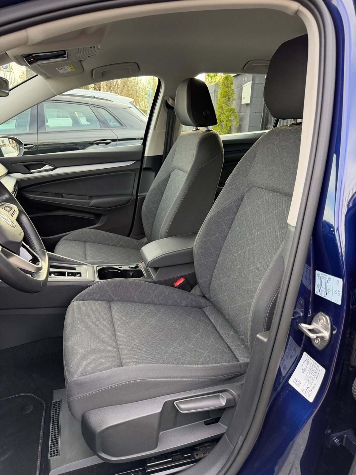 Volkswagen Golf 1.5 eTSI 130 CV EVO ACT DSG Life (8)