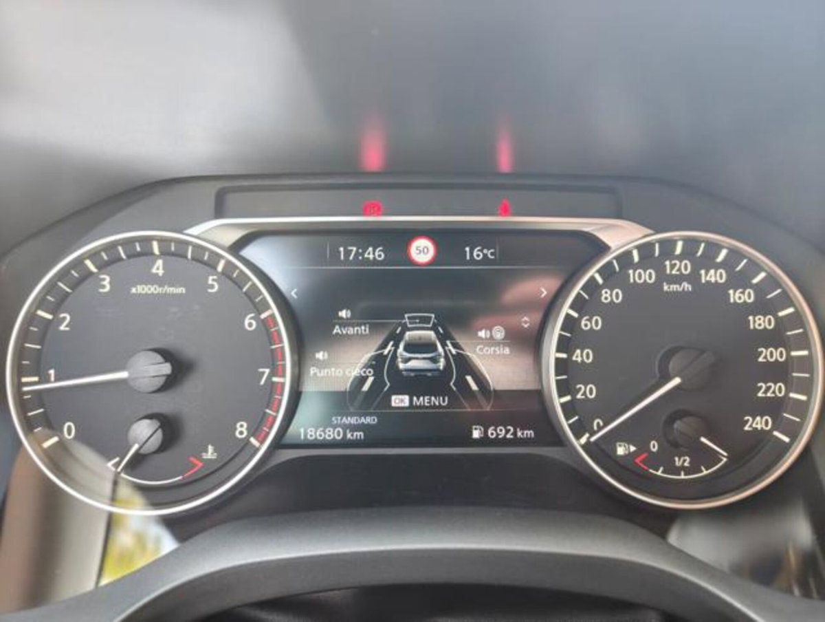 Nissan Qashqai 1.3 mhev Acenta 2wd 140cv (7)