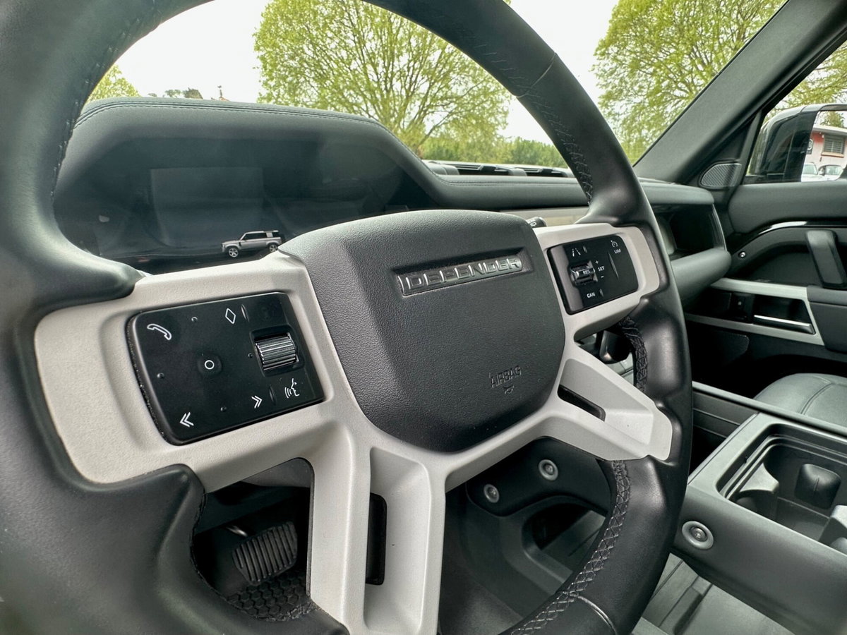 Land Rover Defender 110 3.0d i6 mhev X-Dynamic SE awd 200cv auto (9)