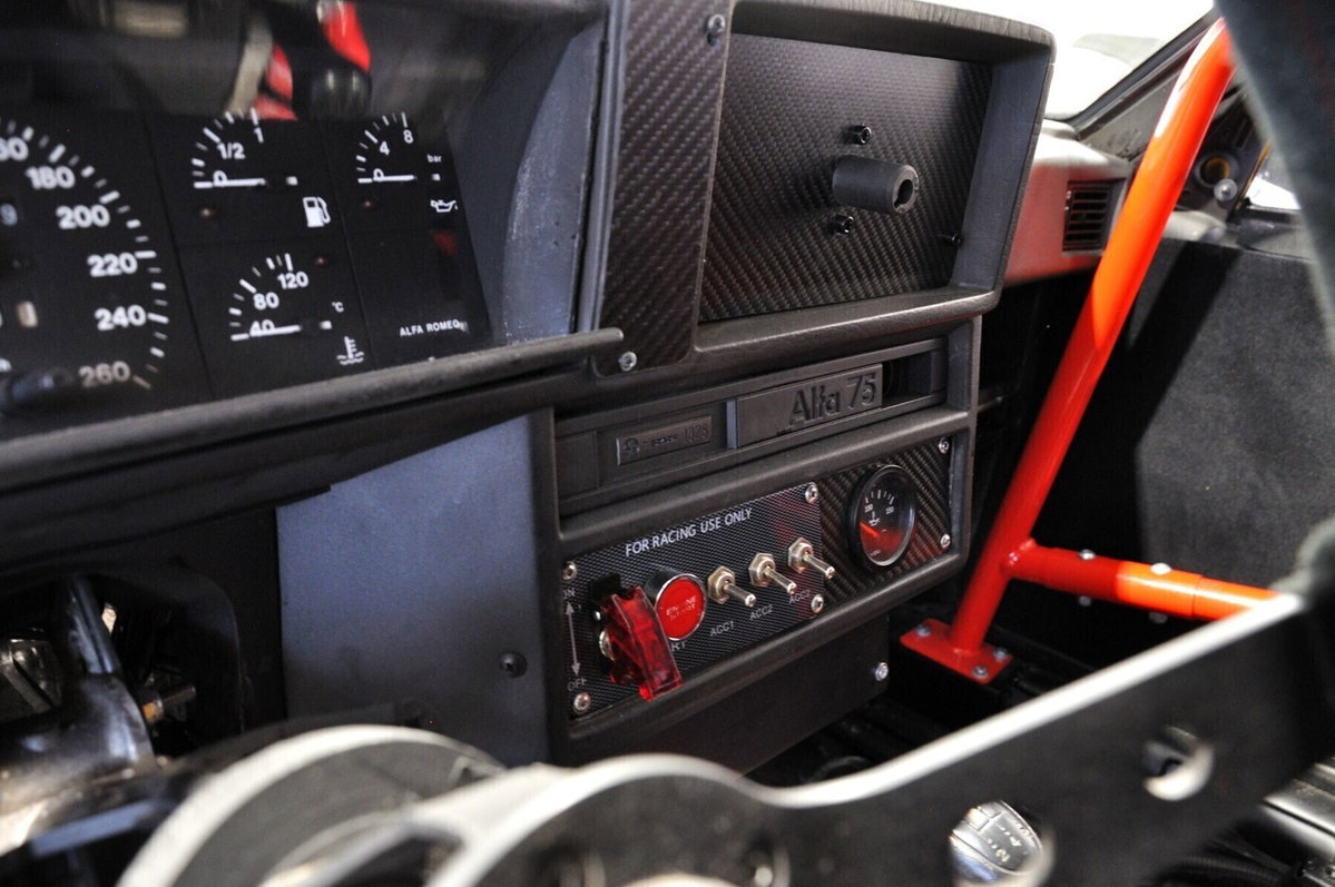 Alfa Romeo 75 2.0i Twin Spark (11)