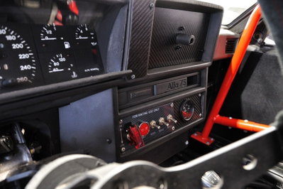 Alfa Romeo 75 2.0i Twin Spark (11)