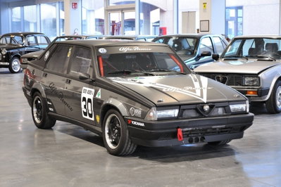 Alfa Romeo 75 2.0i Twin Spark usata