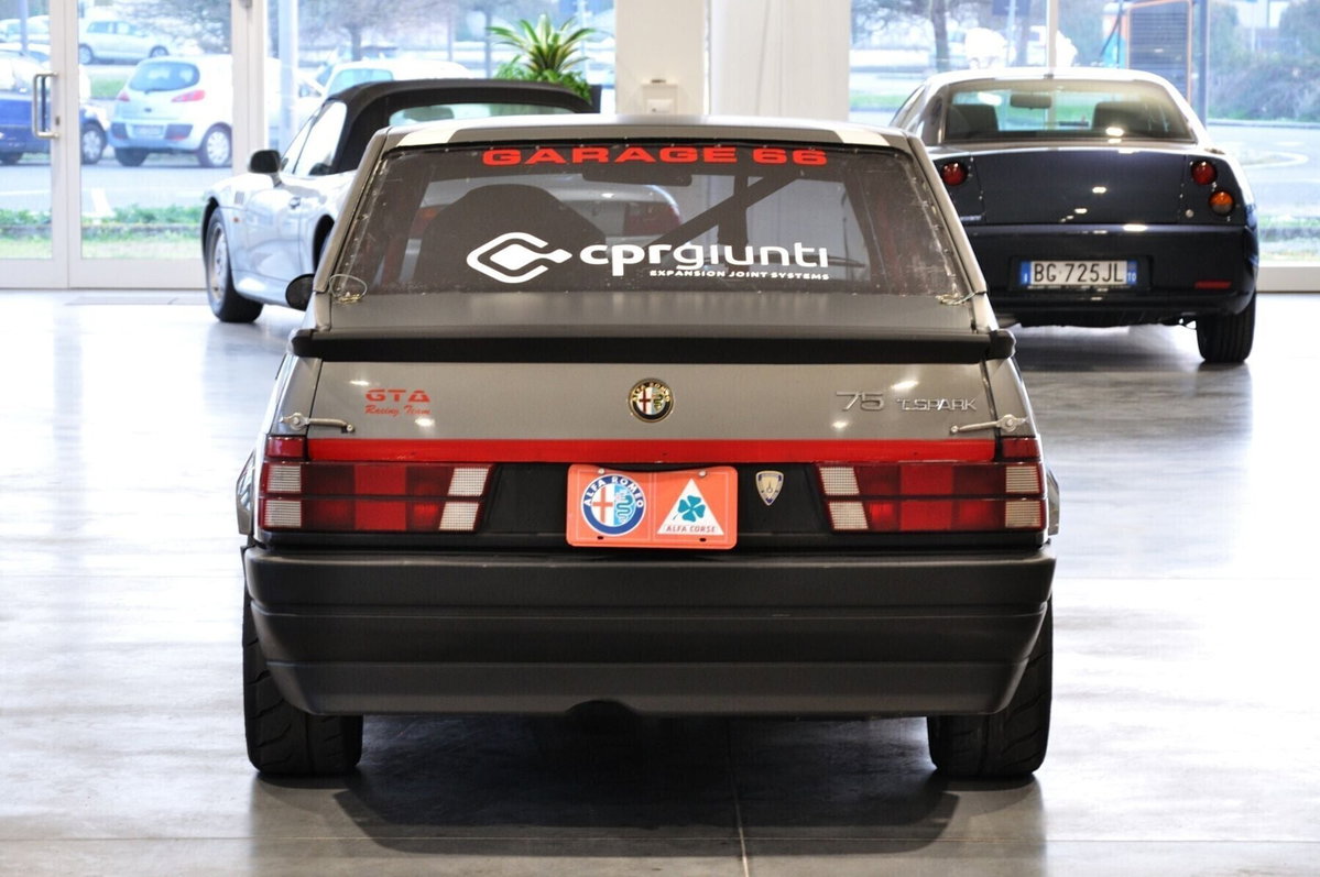 Alfa Romeo 75 2.0i Twin Spark (5)