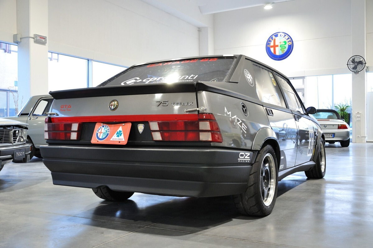 Alfa Romeo 75 2.0i Twin Spark (6)