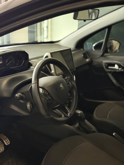 Peugeot 208 82 5 porte Allure (10)