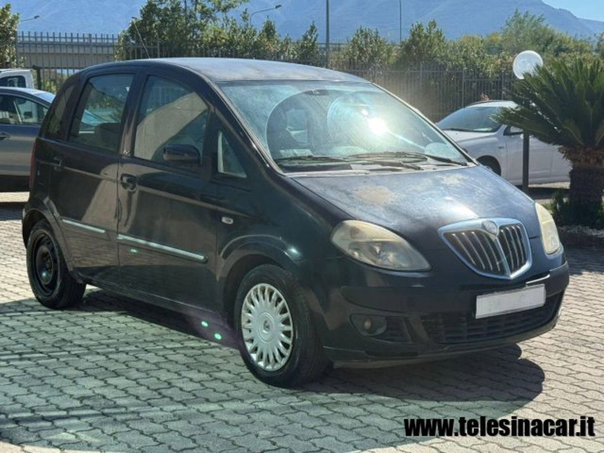 Lancia Musa 1.4 16V Diva (2)