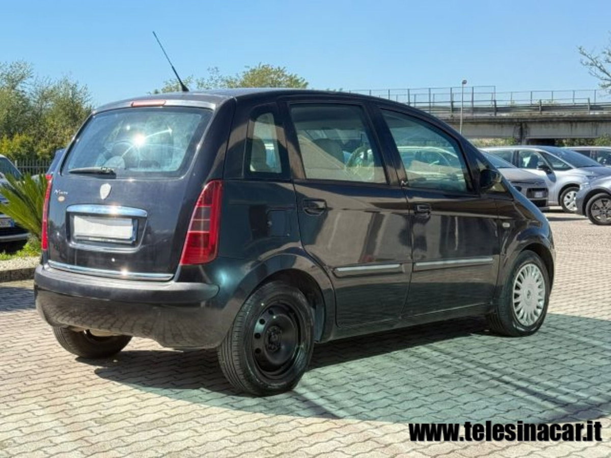 Lancia Musa 1.4 16V Diva (3)