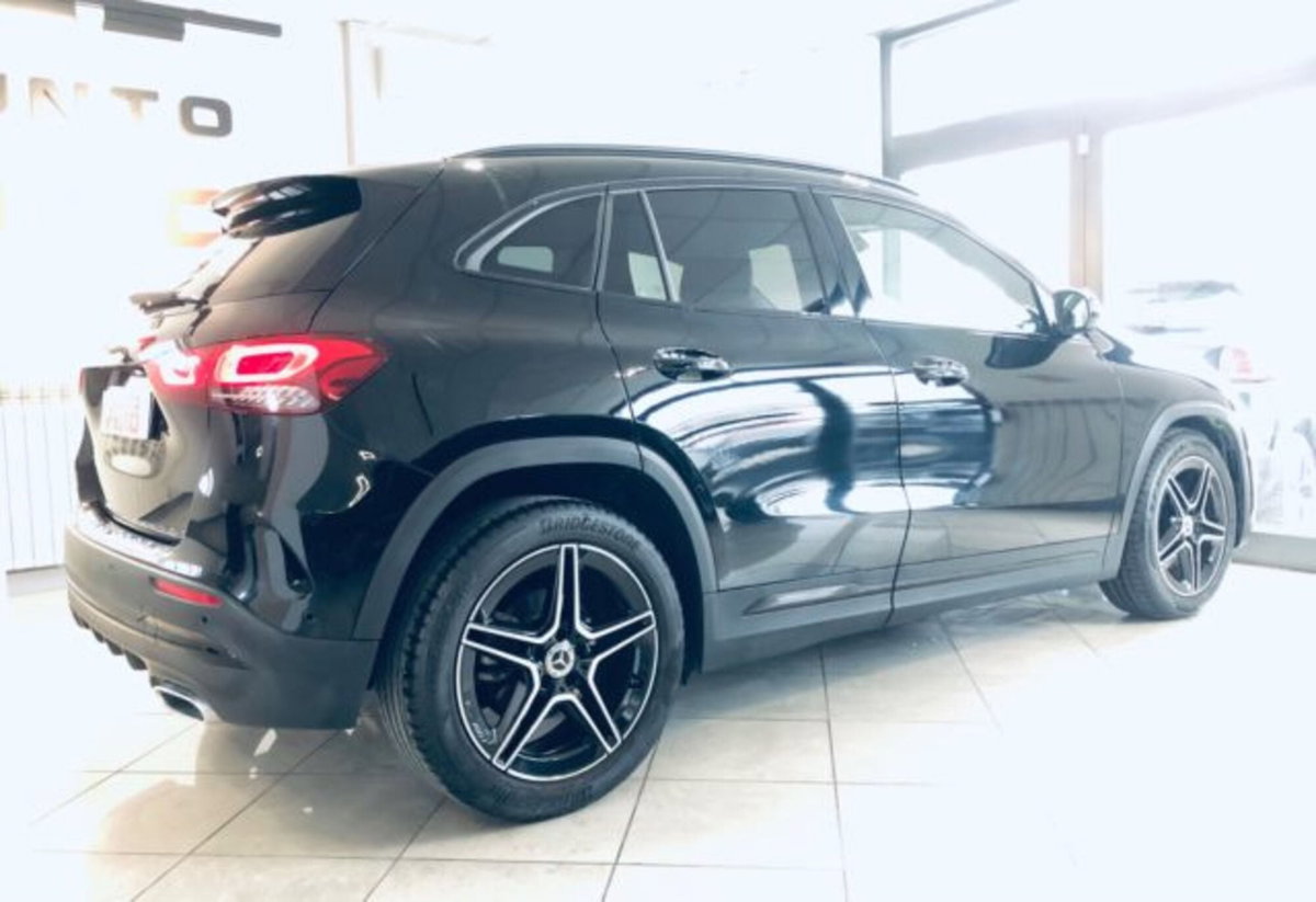 Mercedes-Benz GLA SUV 200 d Automatic Premium (20)