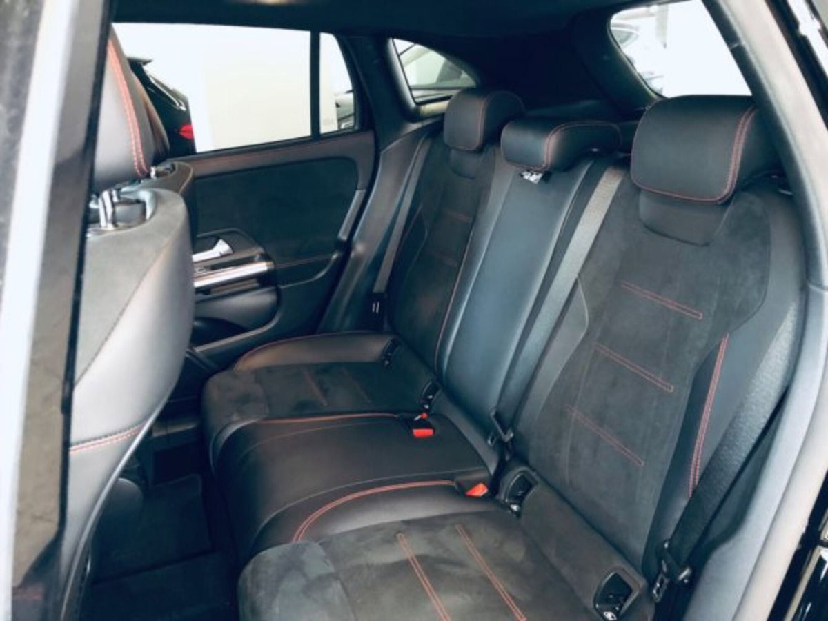 Mercedes-Benz GLA SUV 200 d Automatic Premium (5)