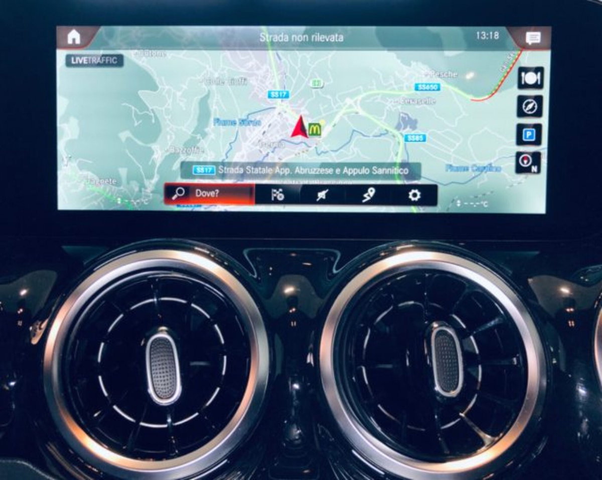 Mercedes-Benz GLA SUV 200 d Automatic Premium (6)