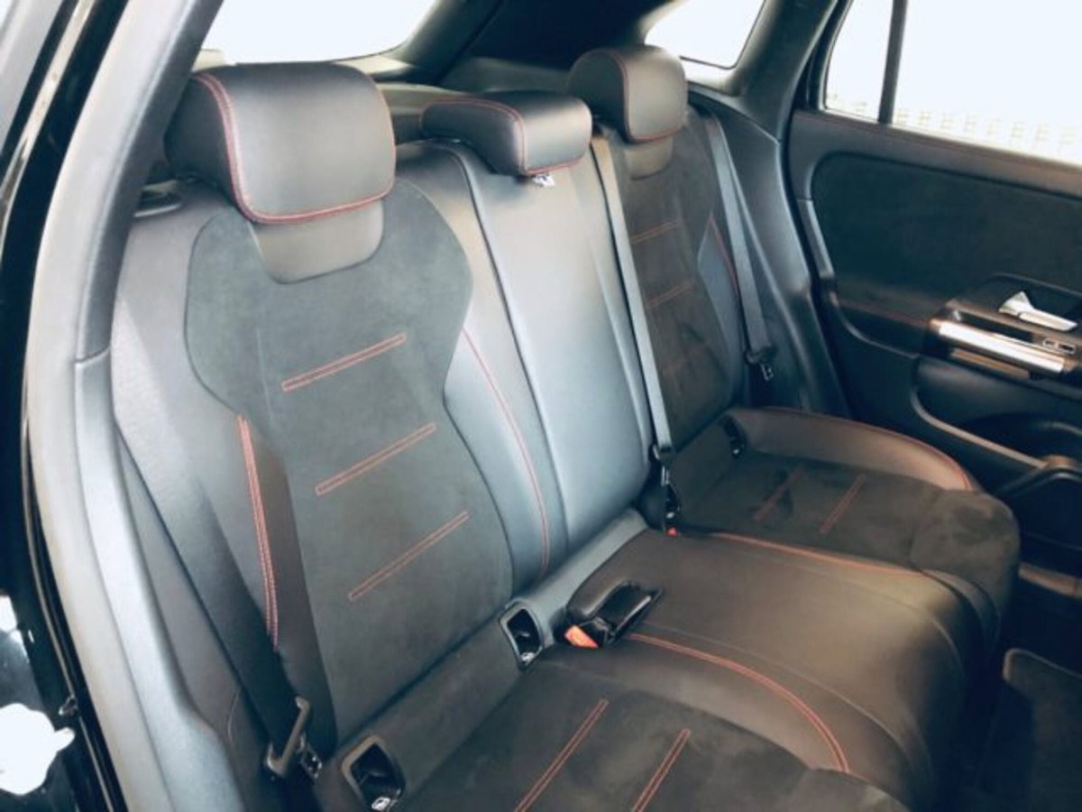 Mercedes-Benz GLA SUV 200 d Automatic Premium (9)