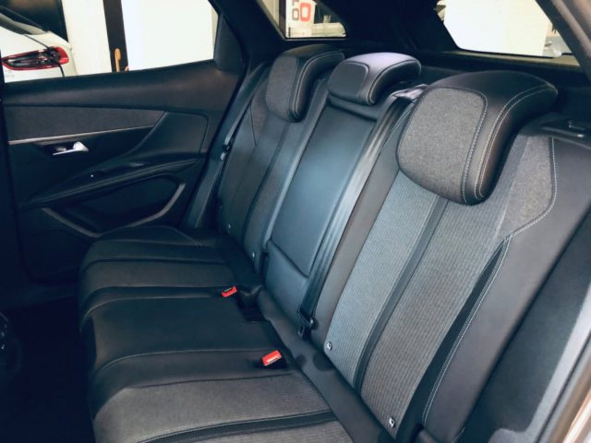 Peugeot 3008 BlueHDi 130 S&S EAT8 Allure Pack (16)