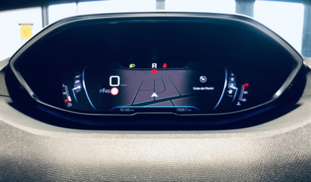 Peugeot 3008 BlueHDi 130 S&S EAT8 Allure Pack (17)