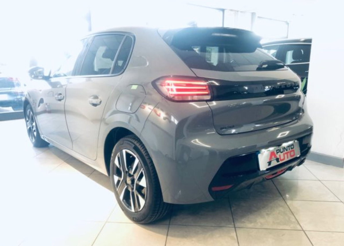 Peugeot 208 50 kWh Allure (2)
