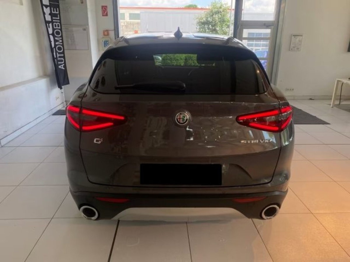 Alfa Romeo Stelvio Stelvio 2.0 Turbo 200 CV AT8 Q4 Super Business (5)