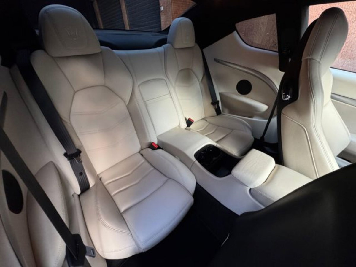Maserati Granturismo GranTurismo 4.7 V8 Sport (12)