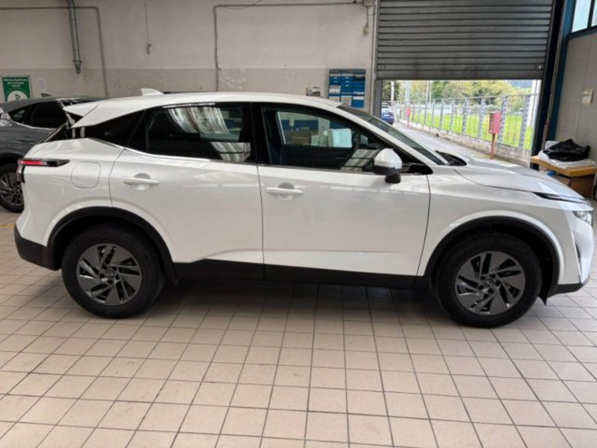 Nissan Qashqai 1.3 mhev Acenta 2wd 158cv xtronic (6)