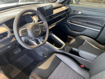 Jeep Avenger 1.2 turbo e-hybrid mhev Upland 4xe 145cv edct6 (12)