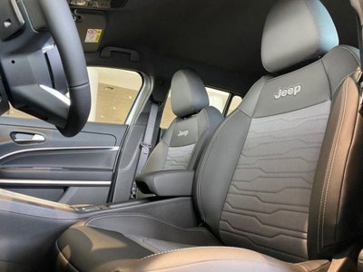 Jeep Avenger 1.2 turbo e-hybrid mhev Upland 4xe 145cv edct6 (13)