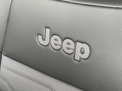Jeep Avenger 1.2 turbo e-hybrid mhev Upland 4xe 145cv edct6 (20)