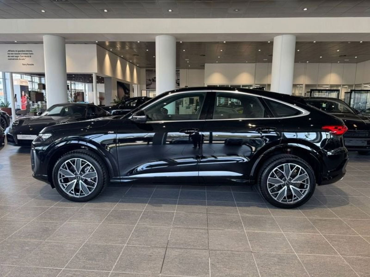 Audi Q5 Sportback 2.0 tdi mhev+ Launch Edition S line quattro 204cv s-tronic (7)