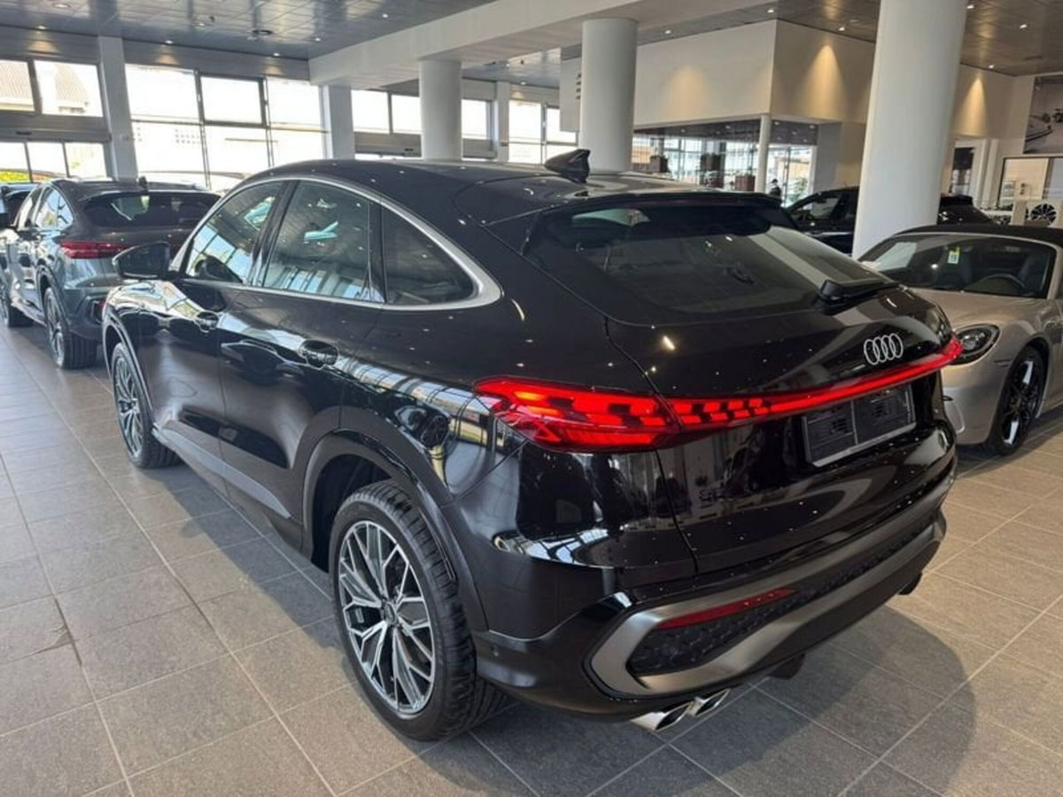 Audi Q5 Sportback 2.0 tdi mhev+ Launch Edition S line quattro 204cv s-tronic (8)