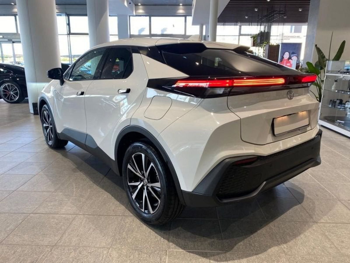 Toyota Toyota C-HR 2.0 phev Trend fwd e-cvt (10)